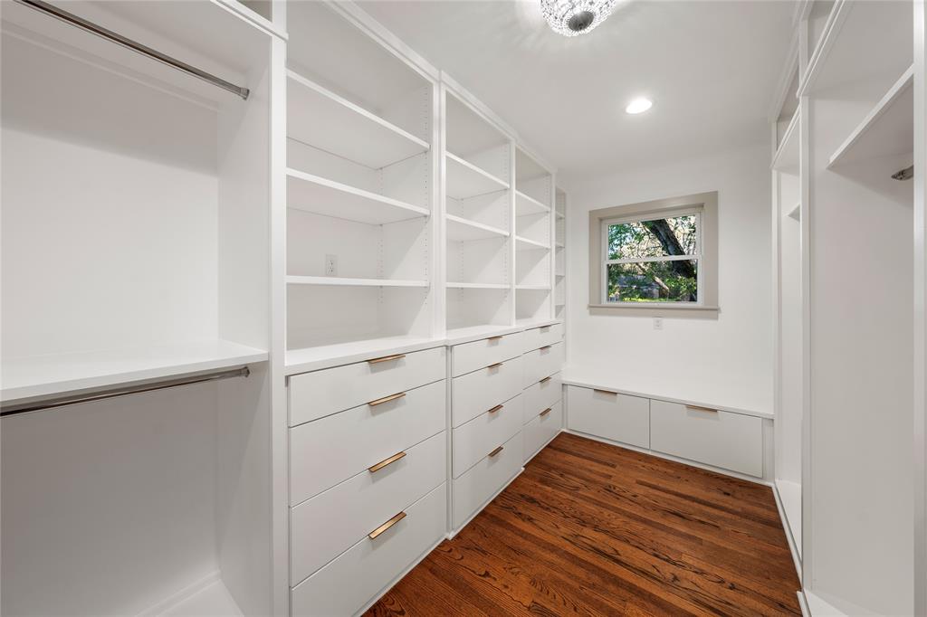 Davis E S Tr - Residential