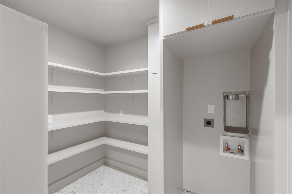 Davis E S Tr - Residential