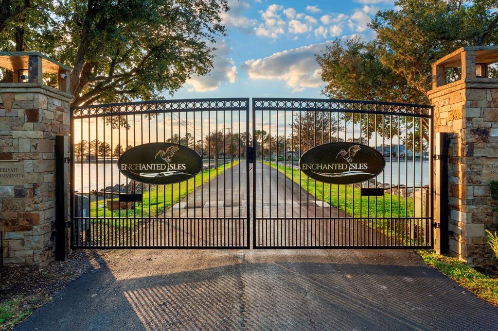 656 Enchanted Isles Drive