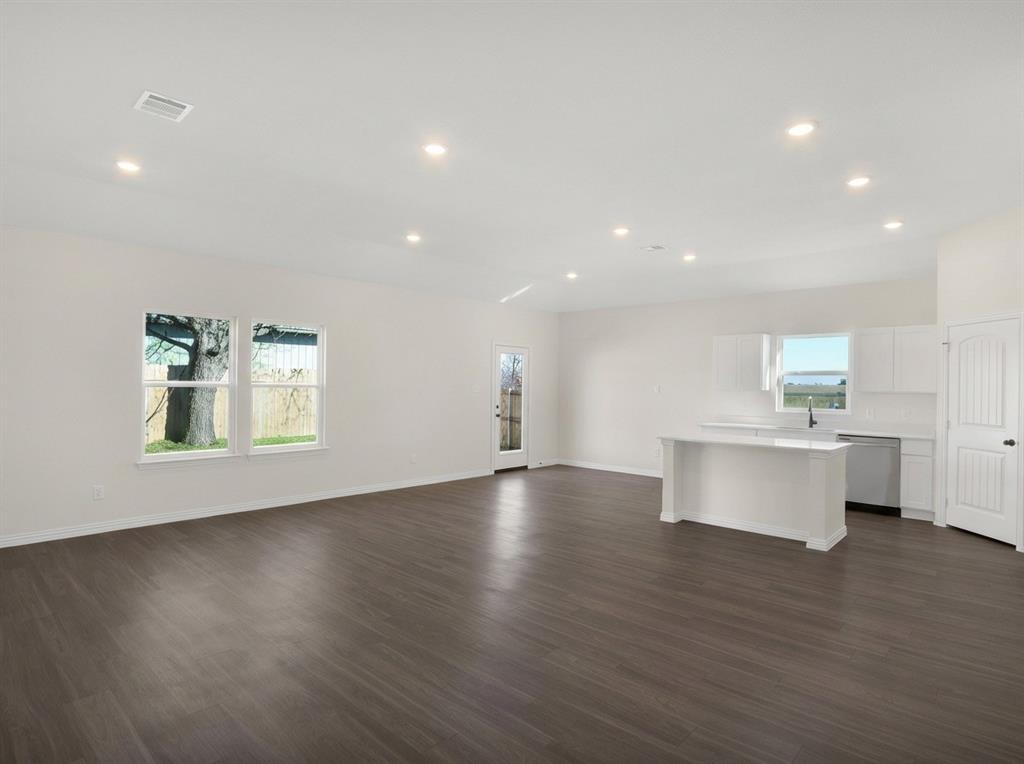 Leonard Crossing - Residential