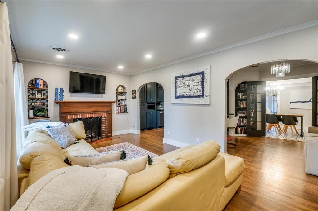 2127 Leander Drive