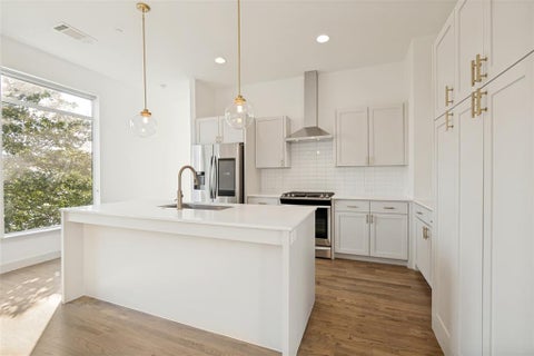 Tiny photo for 2103 Bennett Avenue #60, Dallas, TX 75206 (MLS # 21338407)