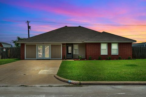 1204 Charles Drive Alvarado TX 76009