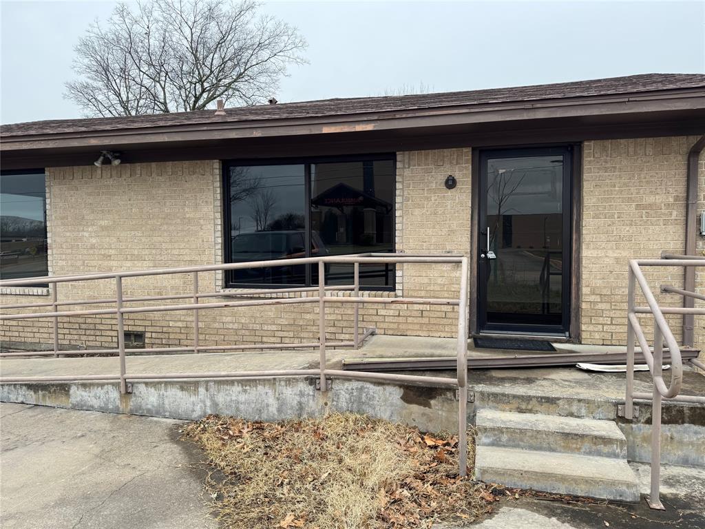 Francis Add - Commercial Sale