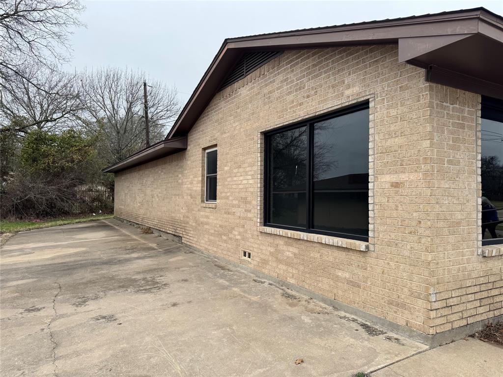 Francis Add - Commercial Sale