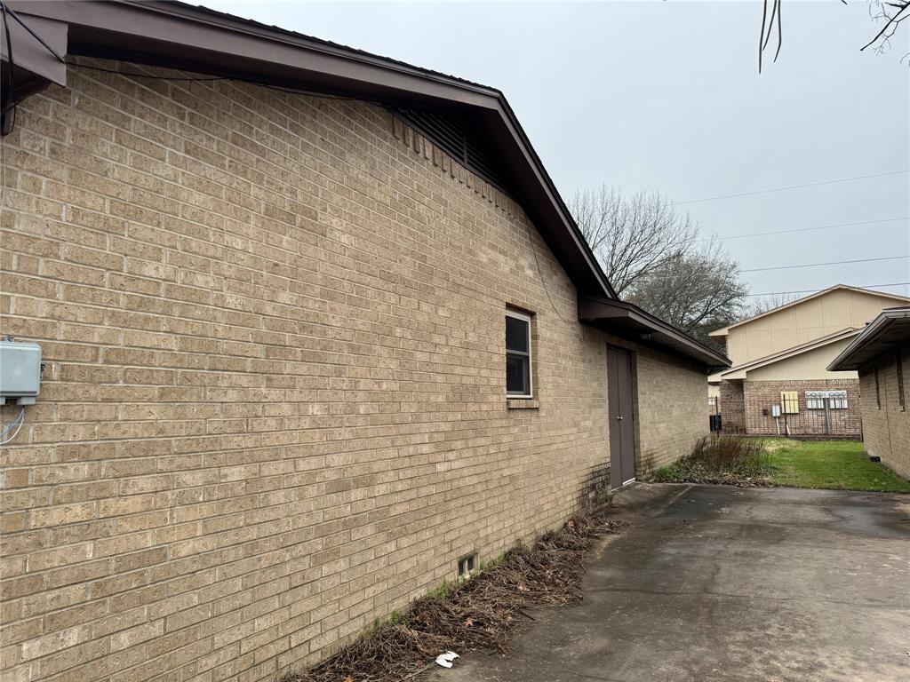 Francis Add - Commercial Sale