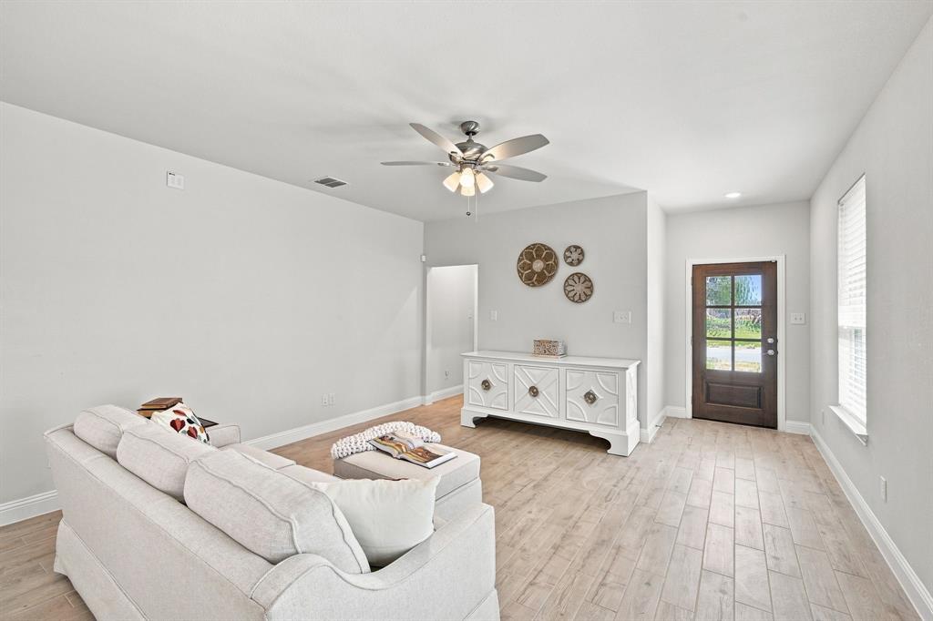 2838 Buttermilk Drive