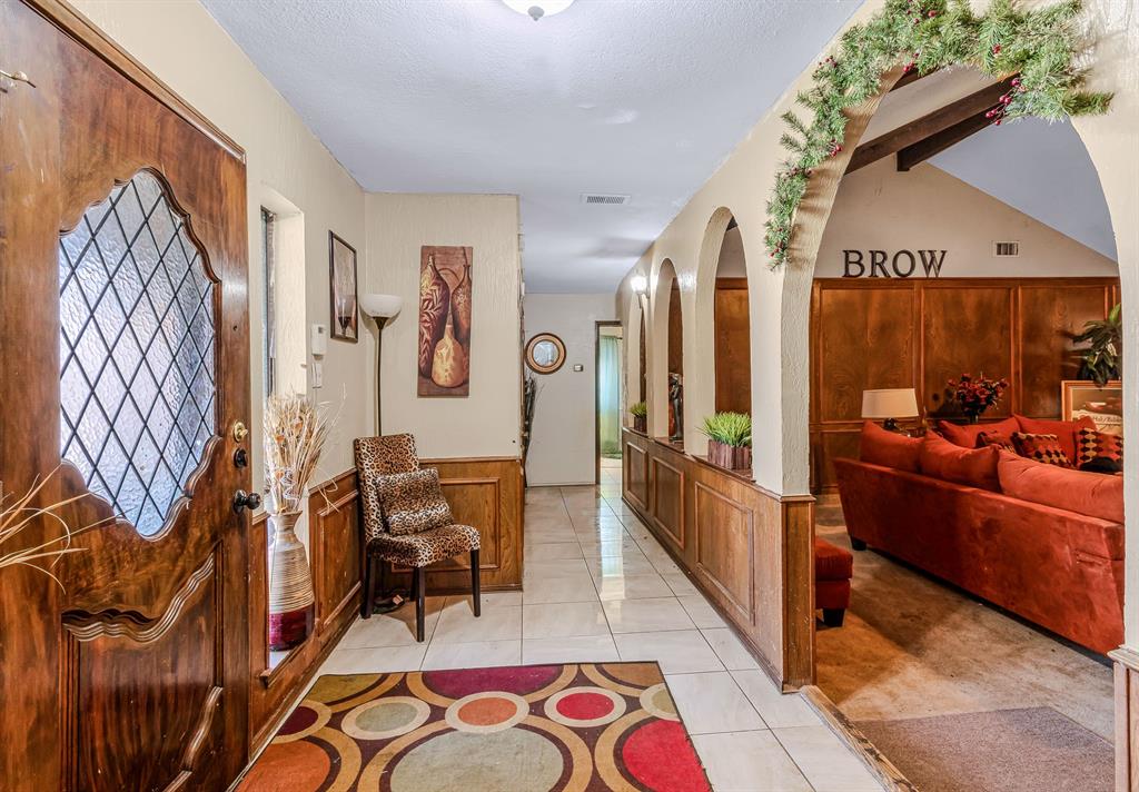 218 Clubbrook Circle