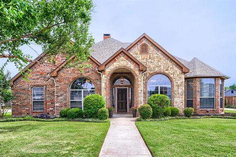 Photo of 603 Ash Street, Pilot Point, TX 76258 (MLS # 21275416)