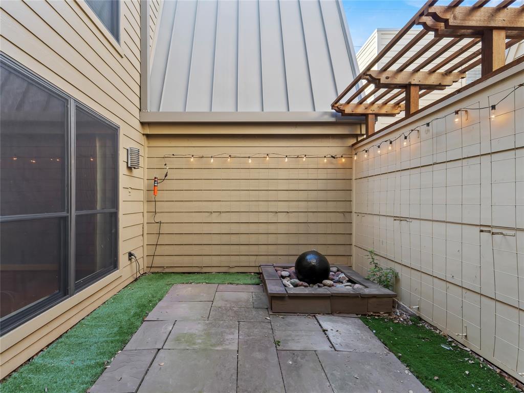 Bristle Cone Twnhs Condos - Residential Lease