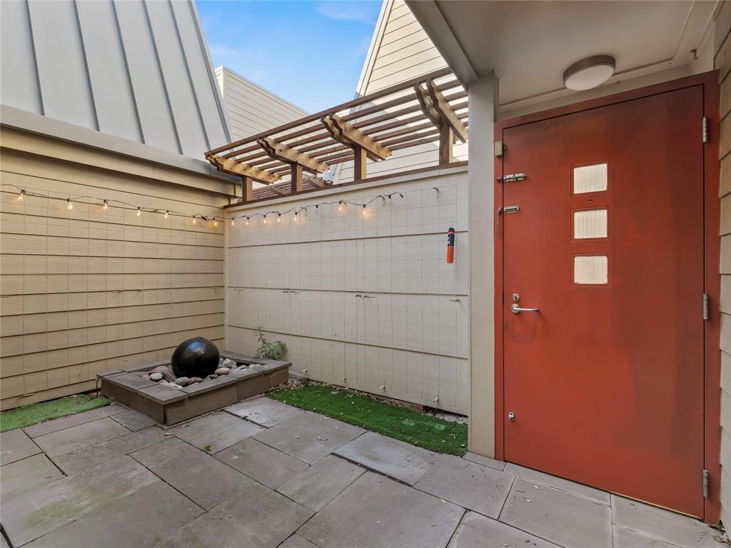 Bristle Cone Twnhs Condos - Residential Lease