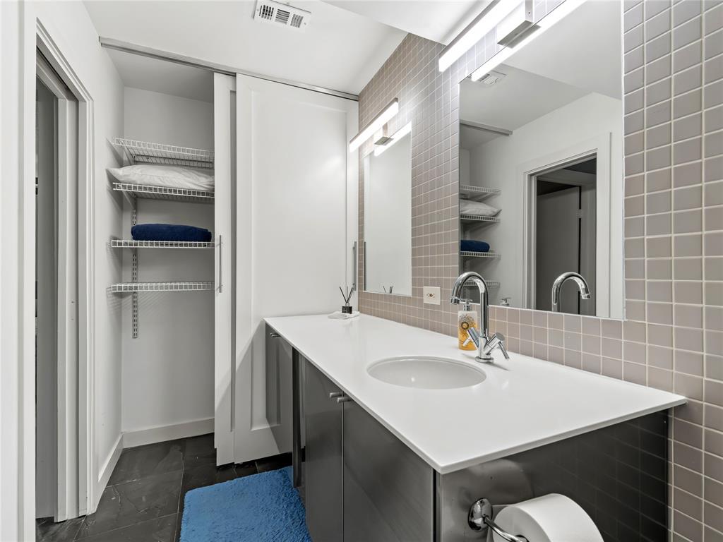 Bristle Cone Twnhs Condos - Residential Lease