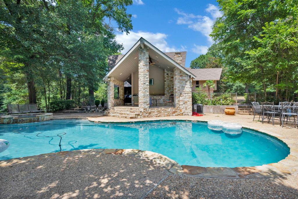 734 Chinquapin Drive