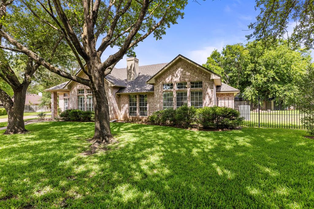 901 Steamboat Circle