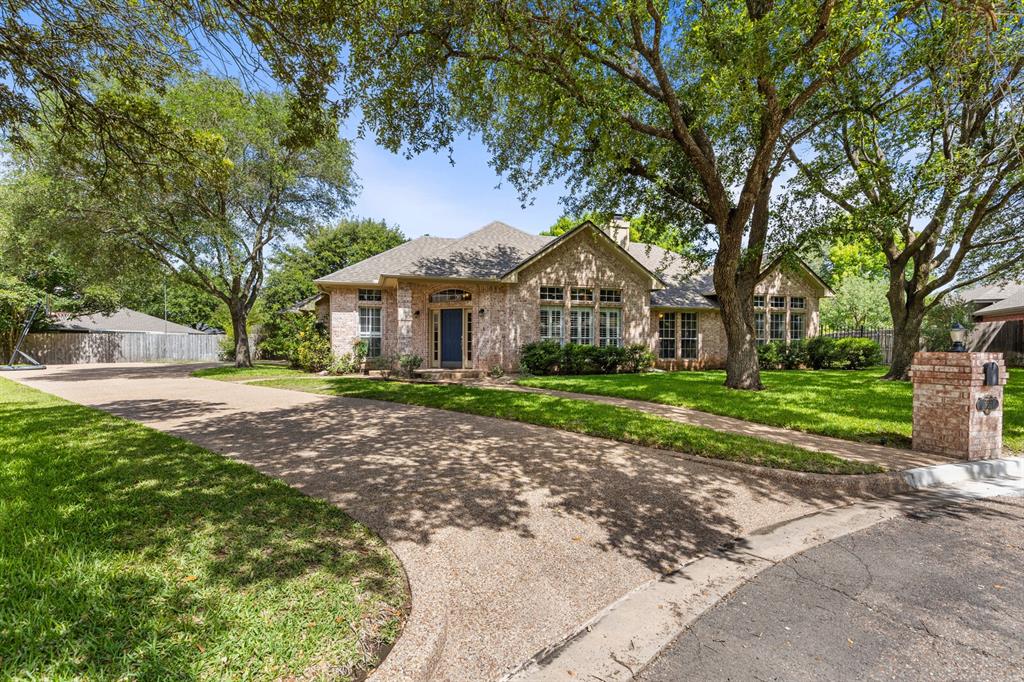 901 Steamboat Circle