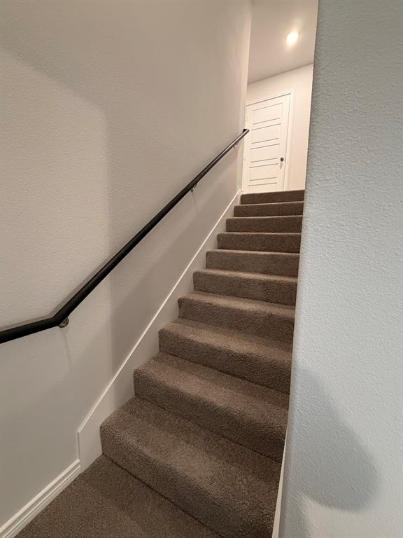 RETREAT AT FOSSIL creek CREEK - Residential Lease