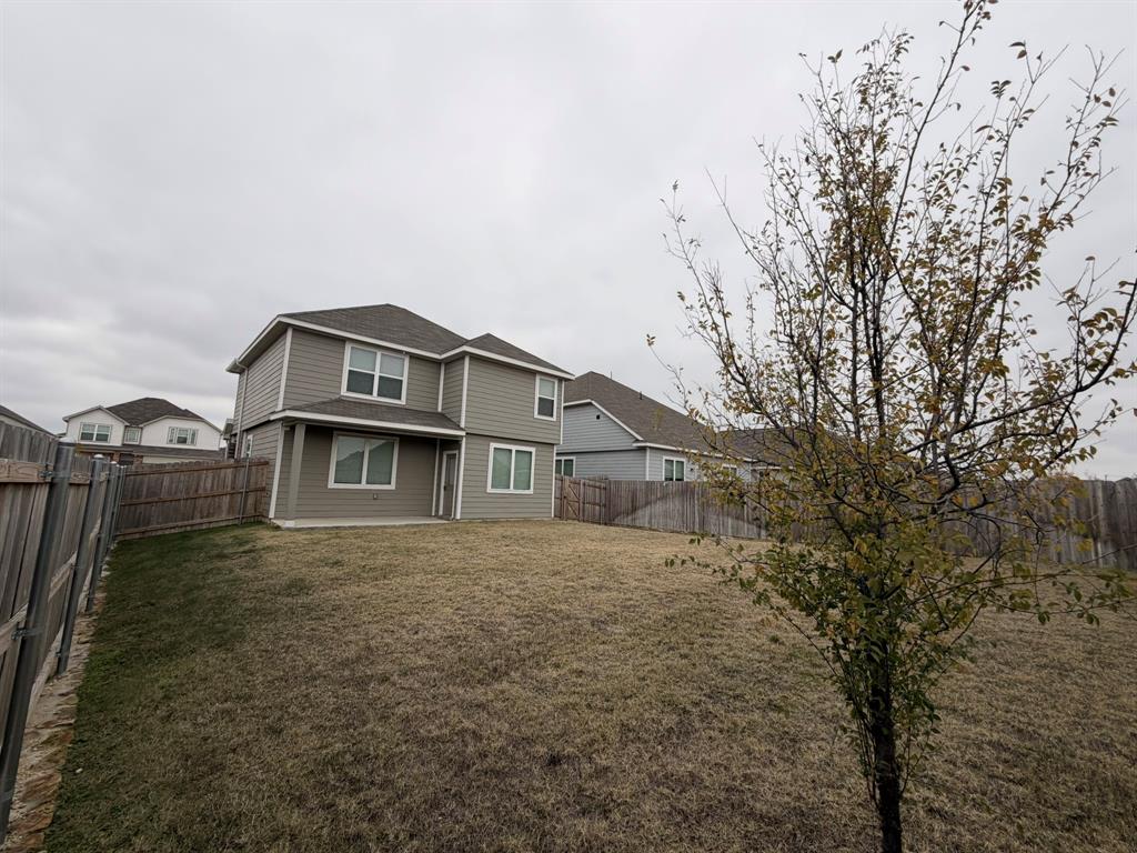 RETREAT AT FOSSIL creek CREEK - Residential Lease