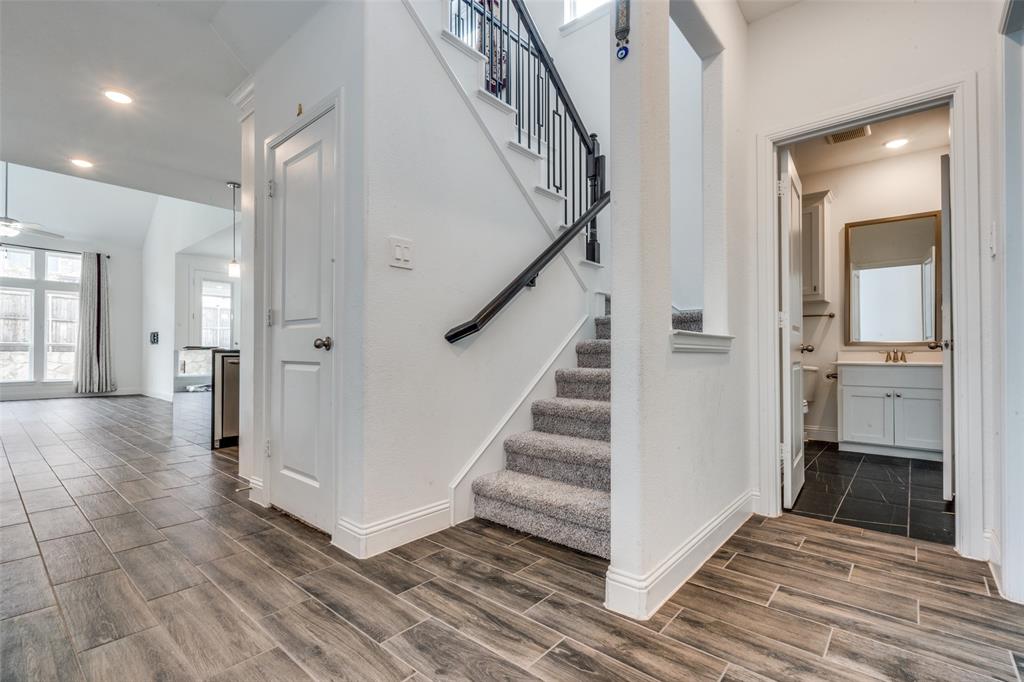9448 Middle Ground Place