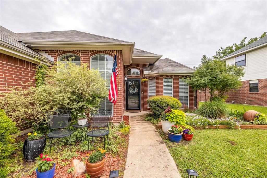 1104 Old Knoll Drive