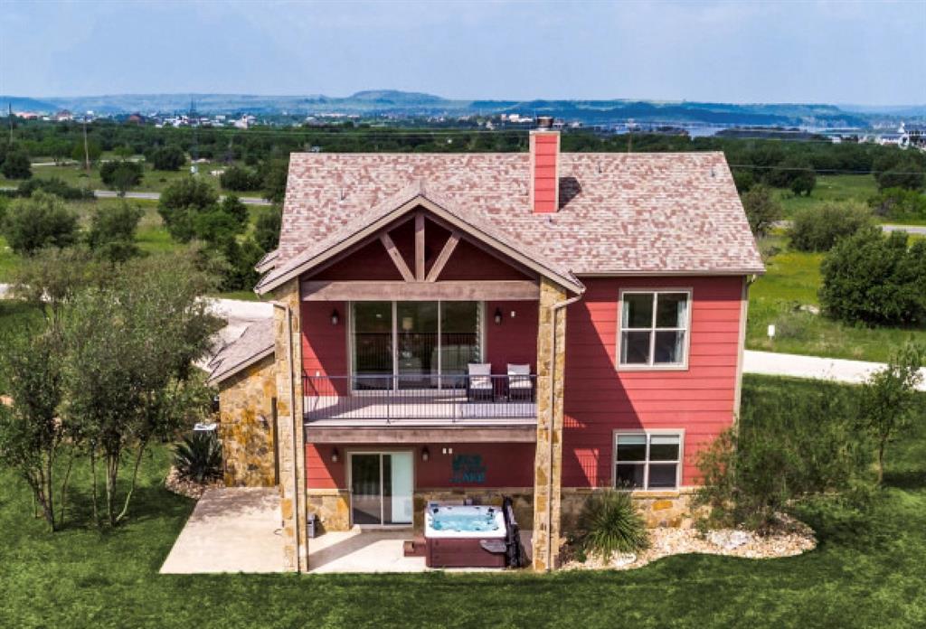 1025 Laredo