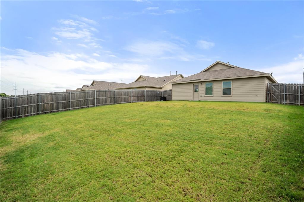 8632 Thicket Ridge Street