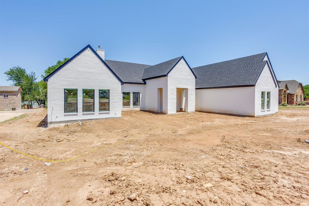129 Lakeside Drive