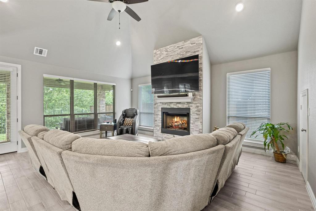 3723 Parkwood Lane