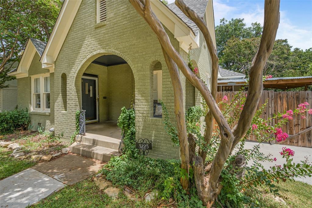 3225 Greene Avenue