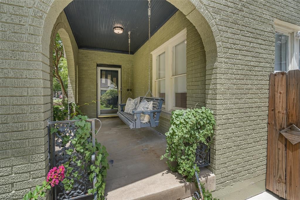 3225 Greene Avenue