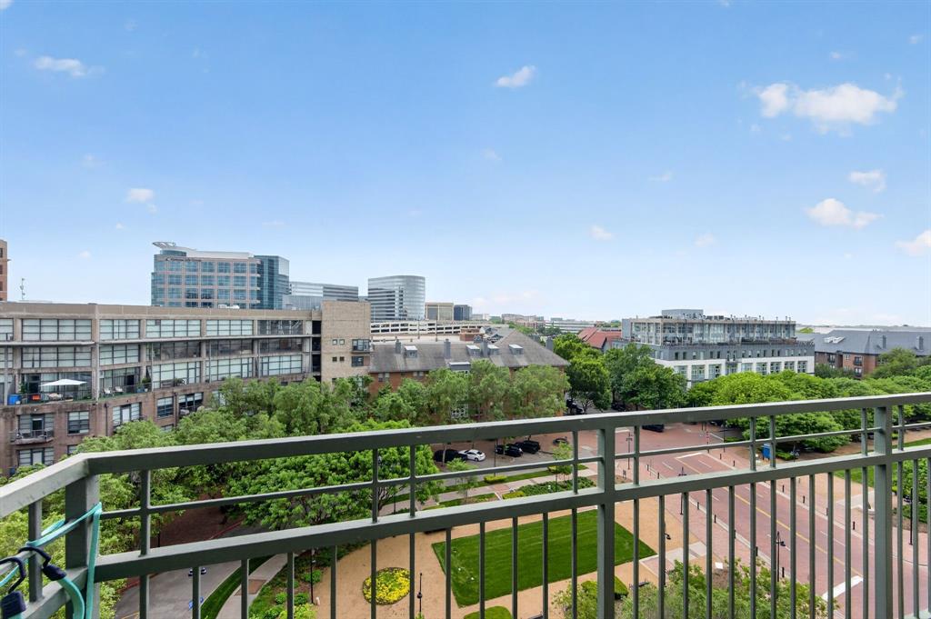 5055 Addison Circle 713