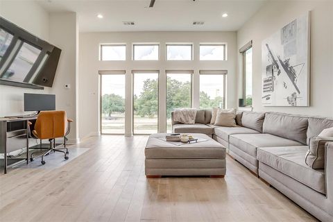 3231 Elihu Street 101 Dallas TX 75210