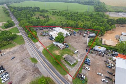 316 Howard Road Waxahachie TX 75165