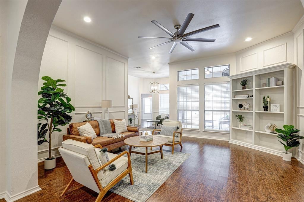 7104 Cook Circle