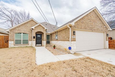 Photo of 4006 Metropolitan Avenue, Dallas, TX 75210 (MLS # 21197001)