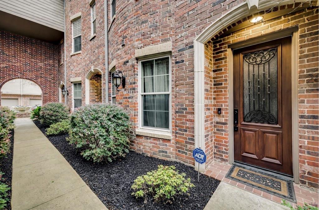 Ross Ave Brownstones - Residential