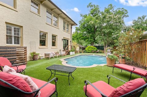 Tiny photo for 2307 5th Avenue, Fort Worth, TX 76110 (MLS # 21071358)