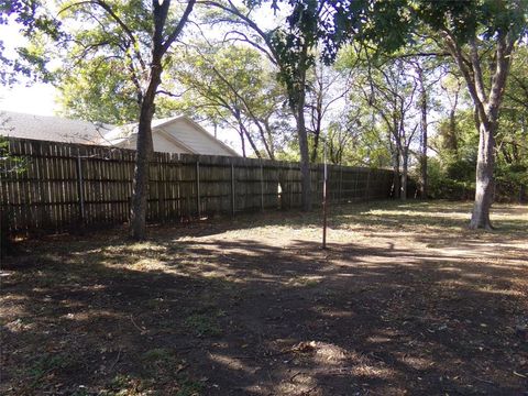 A home in Corsicana