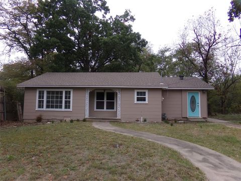 A home in Corsicana