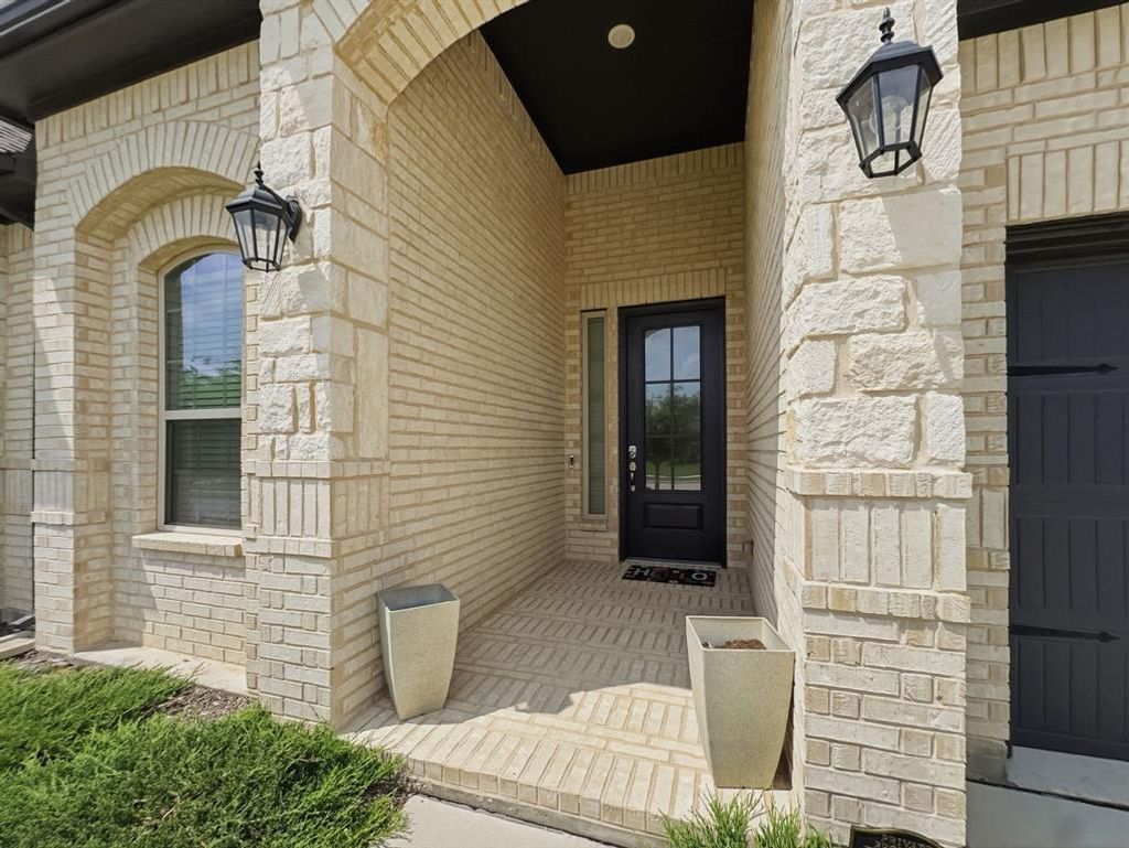 Photo of 2336 High Plain Lane, Waxahachie, TX 75167 (MLS # 21252377)