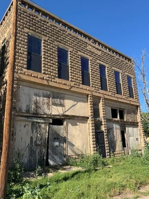 203 E 3rd Street Quanah TX 79252