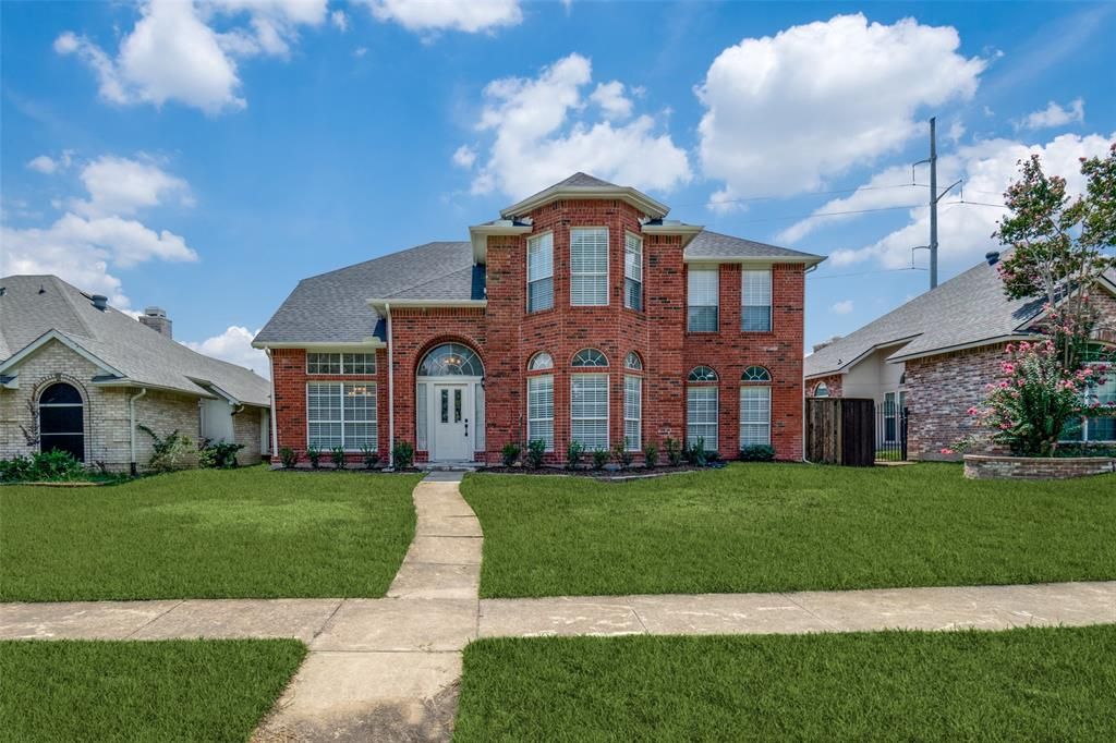 Photo of 614 Sumner Drive, Mesquite, TX 75149 (MLS # 21040993)