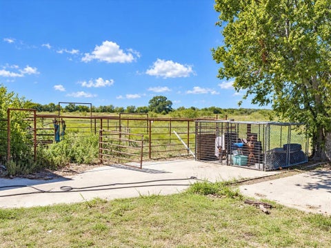 Tiny photo for 4800 Oak Grove Road, Ennis, TX 75119 (MLS # 21405989)