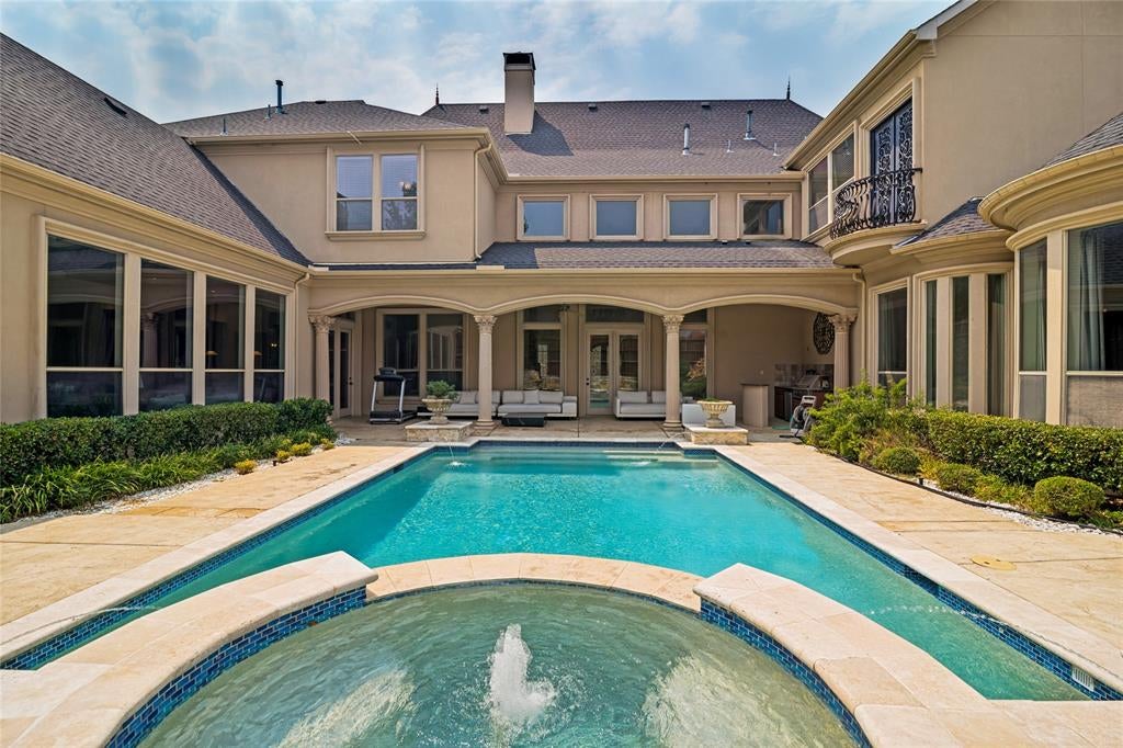 1634 Torrey Pines Lane