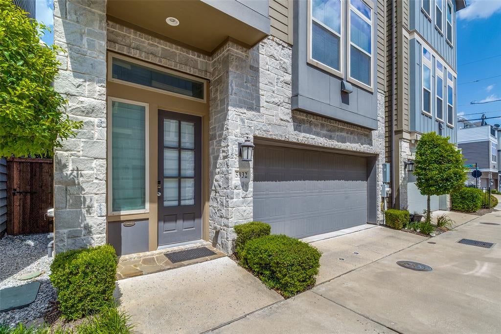 5932 Evening Star Place