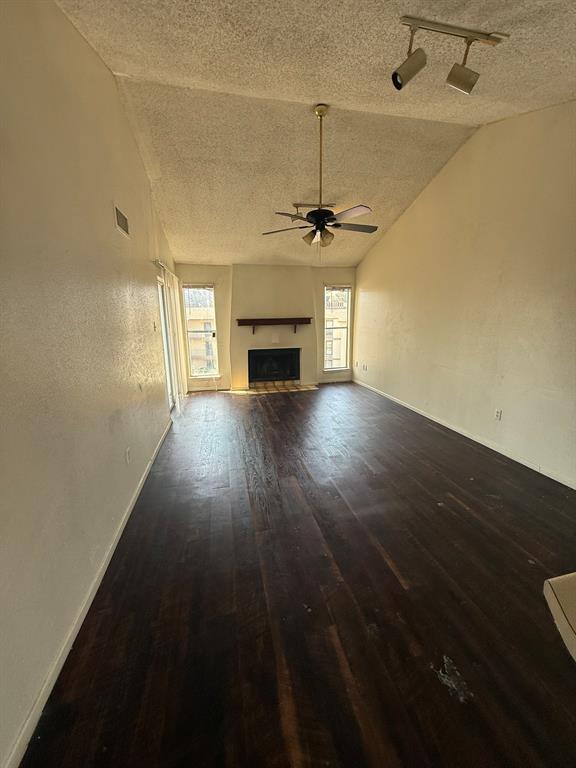 Tealwood On The Creek Condo - Residential