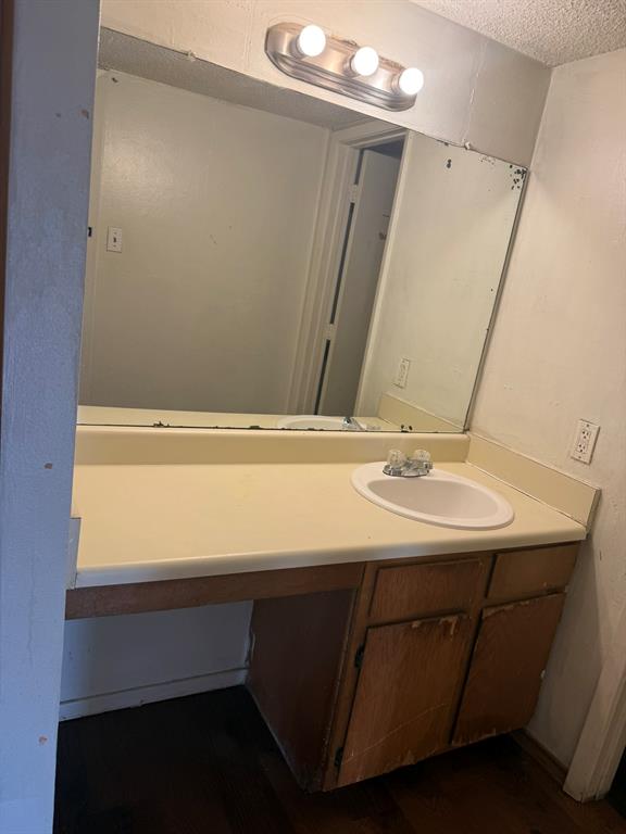 Tealwood On The Creek Condo - Residential