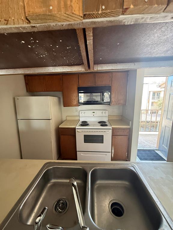 Tealwood On The Creek Condo - Residential