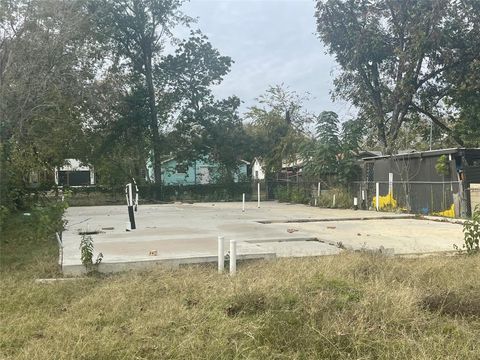 3343 Bataan Street Dallas TX 75212