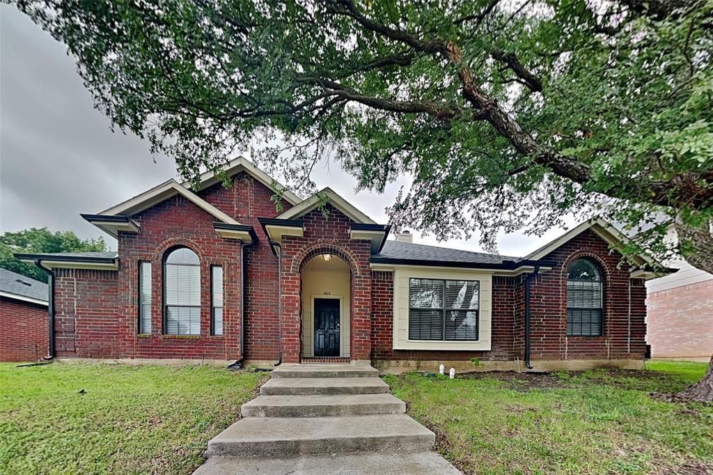 Photo of 1012 Silent Drive, Arlington, TX 76017 (MLS # 21251925)