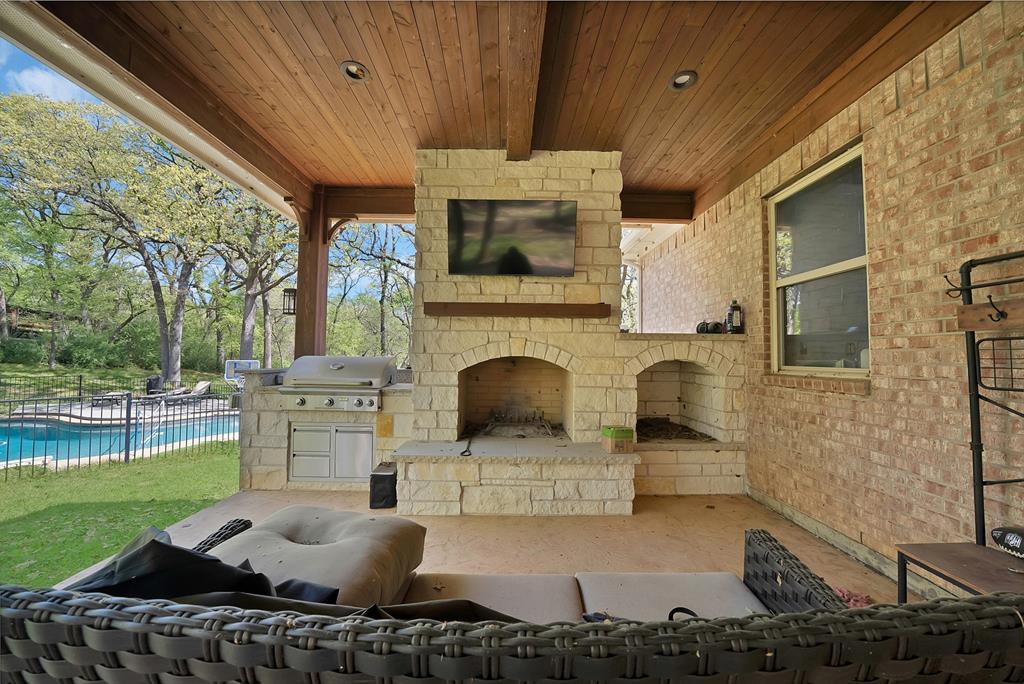 Emerald Sound At Lake Lewisvil - Residential